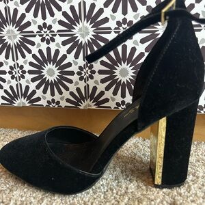 Lulus Black heels